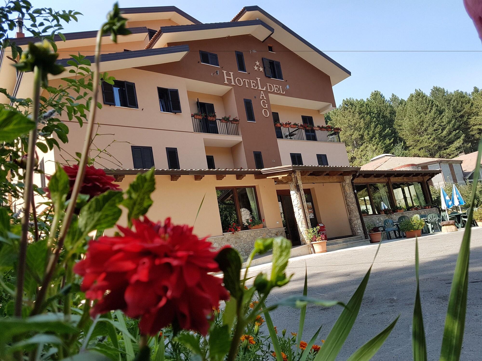 Vista Exterior Hotel del Lago Ampollino