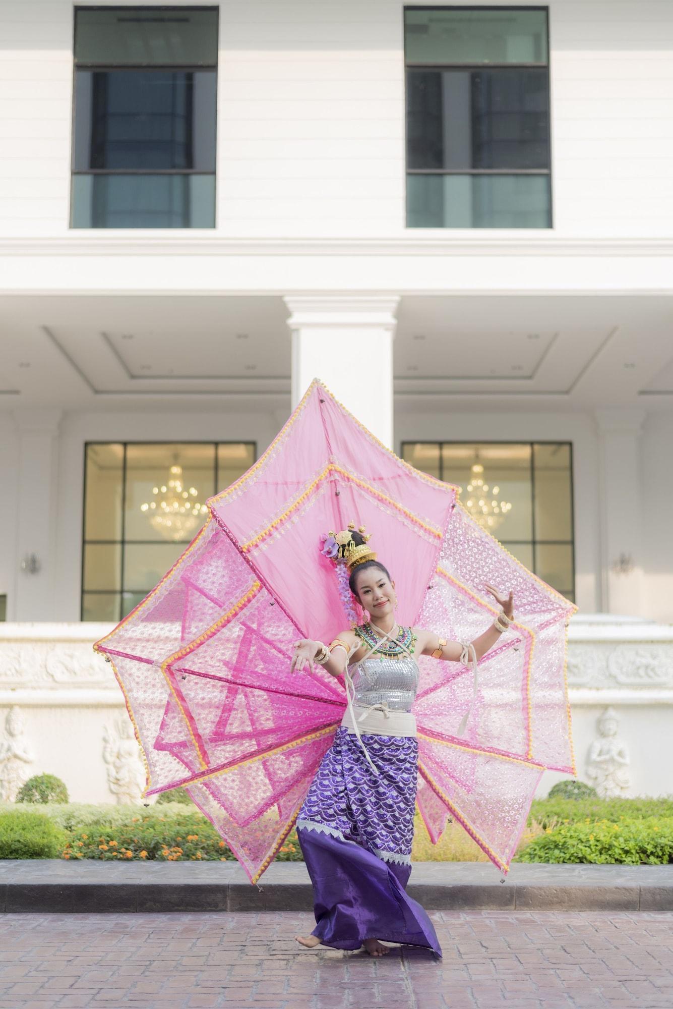 Vista Exterior Empress Premier Hotel