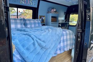 Alojamiento - La Van en Rose 5 Star on Wheels