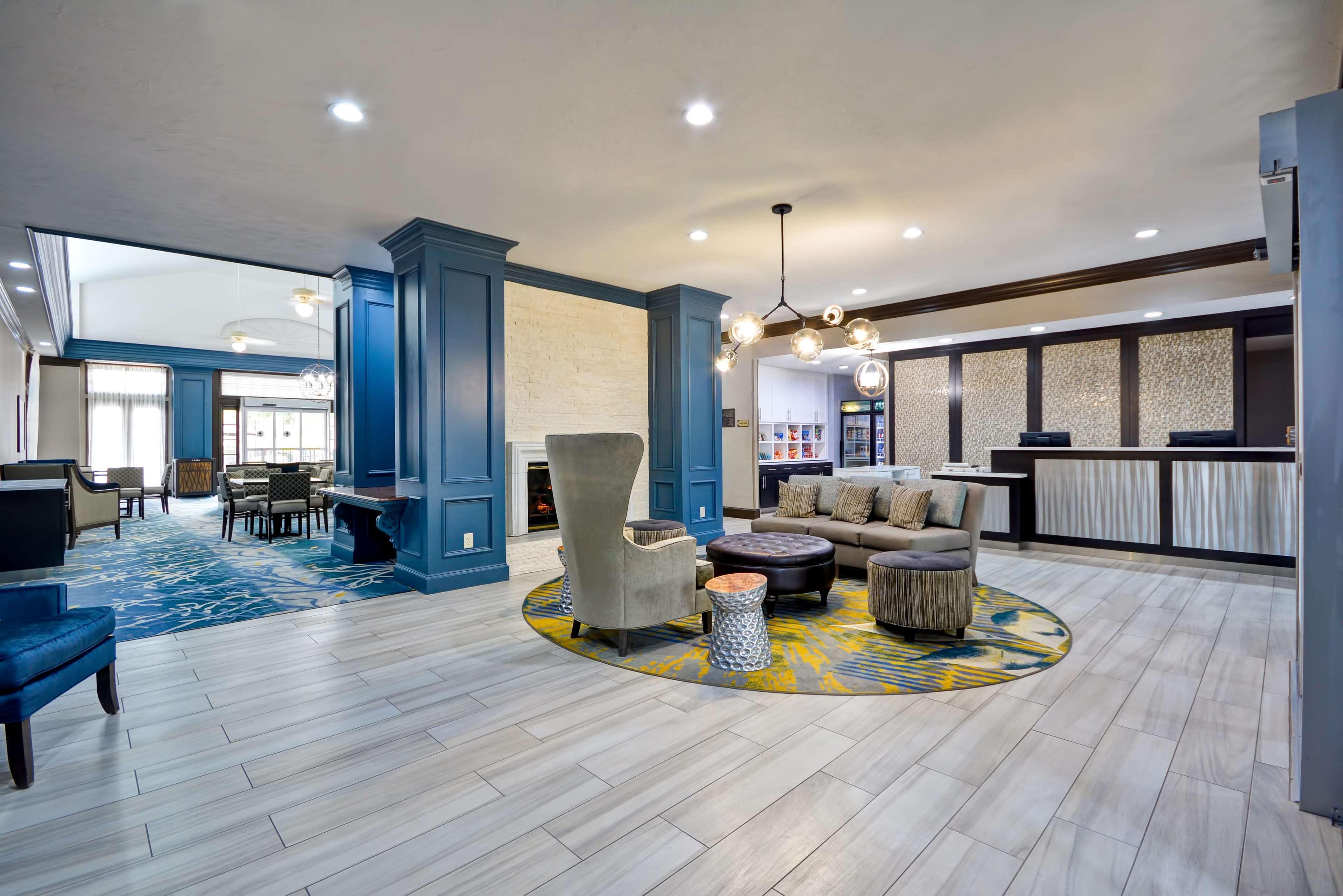 Vista Lobby Homewood Suites by Hilton Dallas-Lewisville