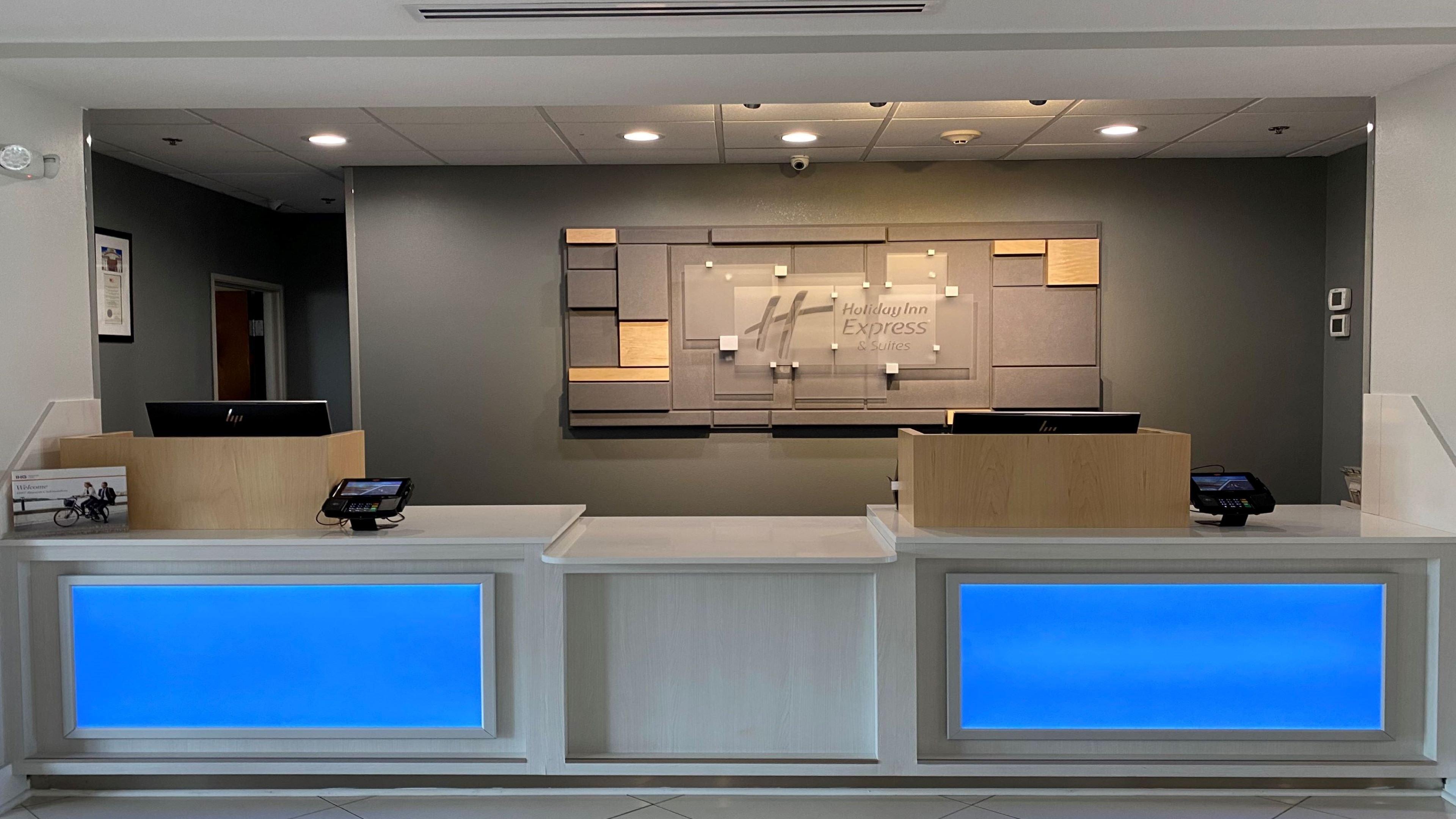 Vista Lobby Holiday Inn Express Hotel & Suites Byram