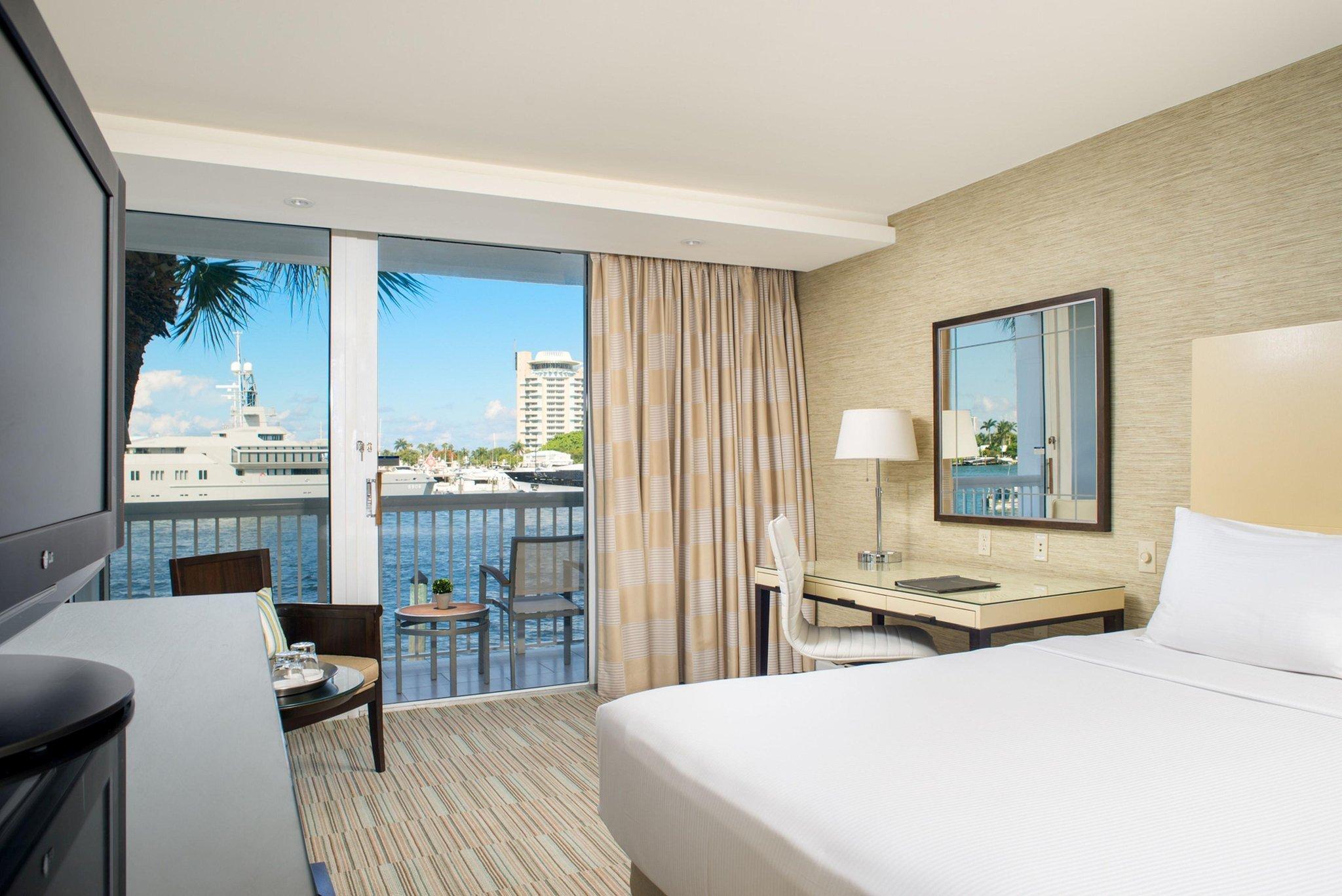 Guest room Hilton Fort Lauderdale Marina