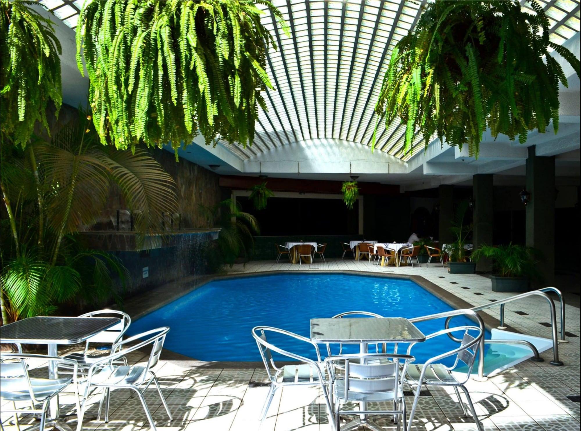 Vista Piscina Hotel Excelsior