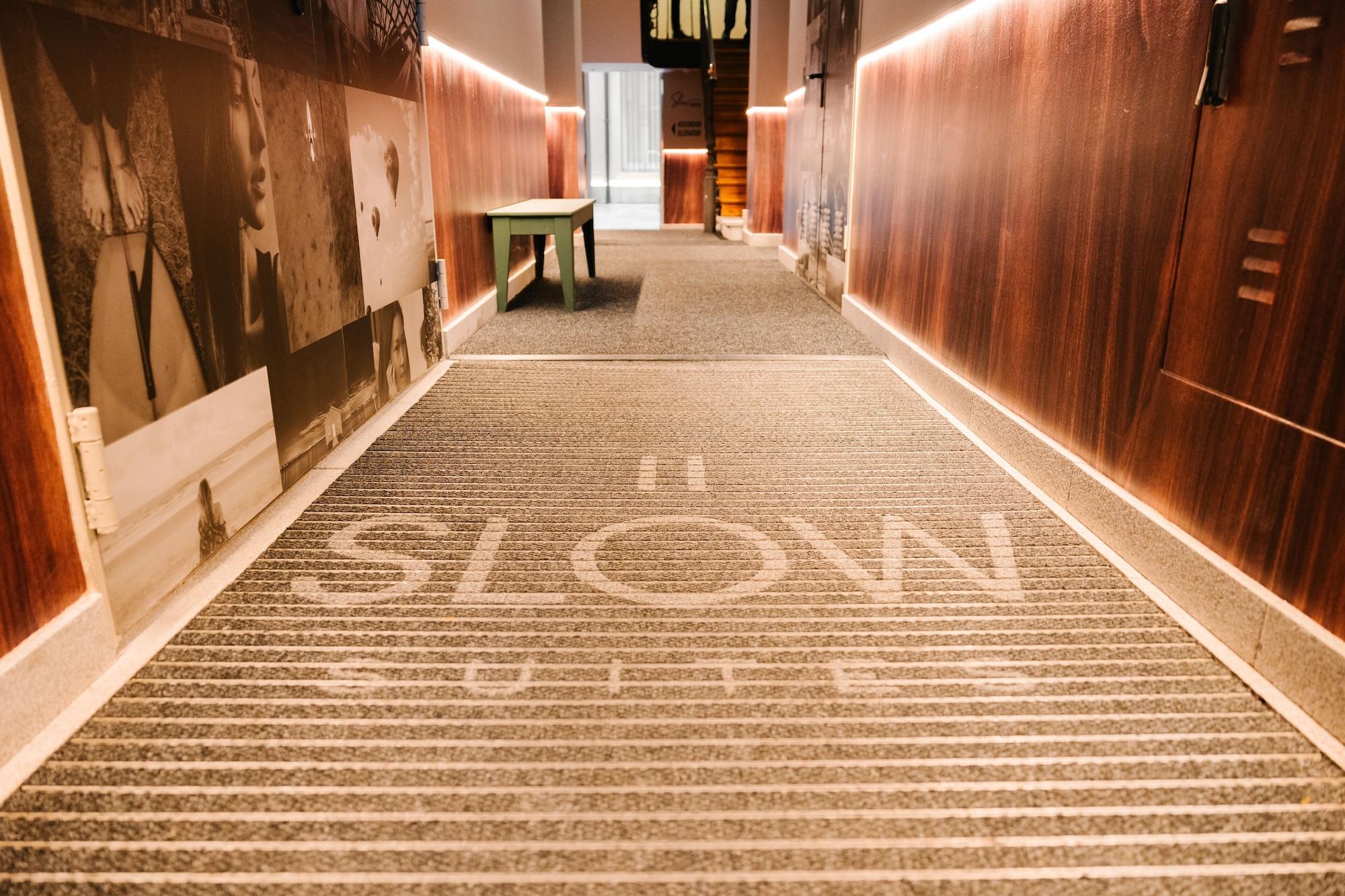 Vista Lobby Slow Suites Luchana