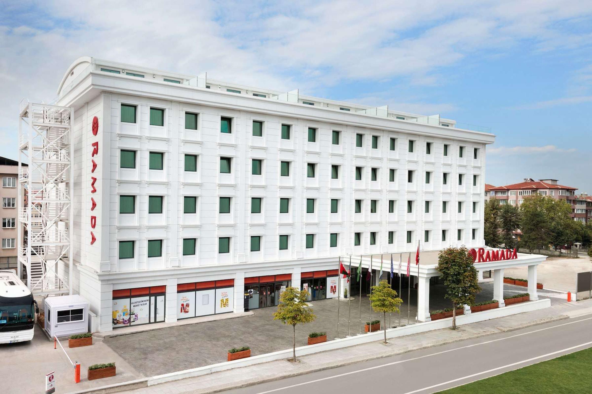 Vista Exterior Ramada By Wyndham Yalova