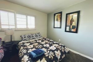 Alquiler Vacacional - PROMO10% MONTHLY DISCOUNT
4br/2ba home w new kitchen, large backyard, parking