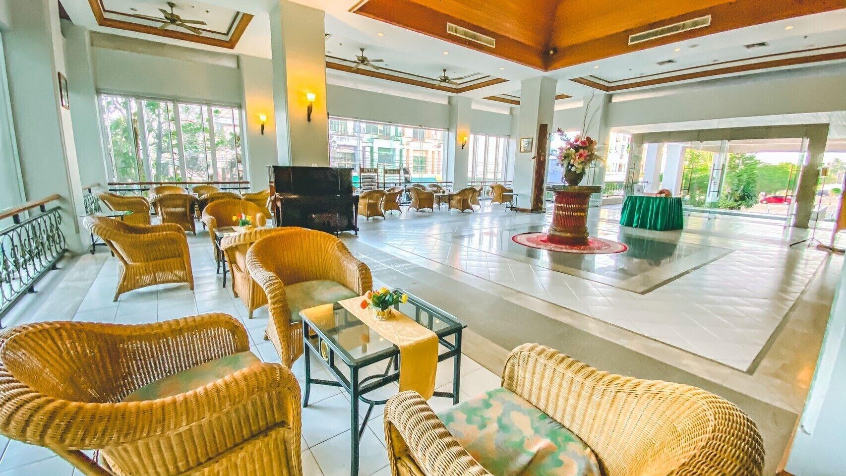 Bar/Salón K Park Grand Hotel