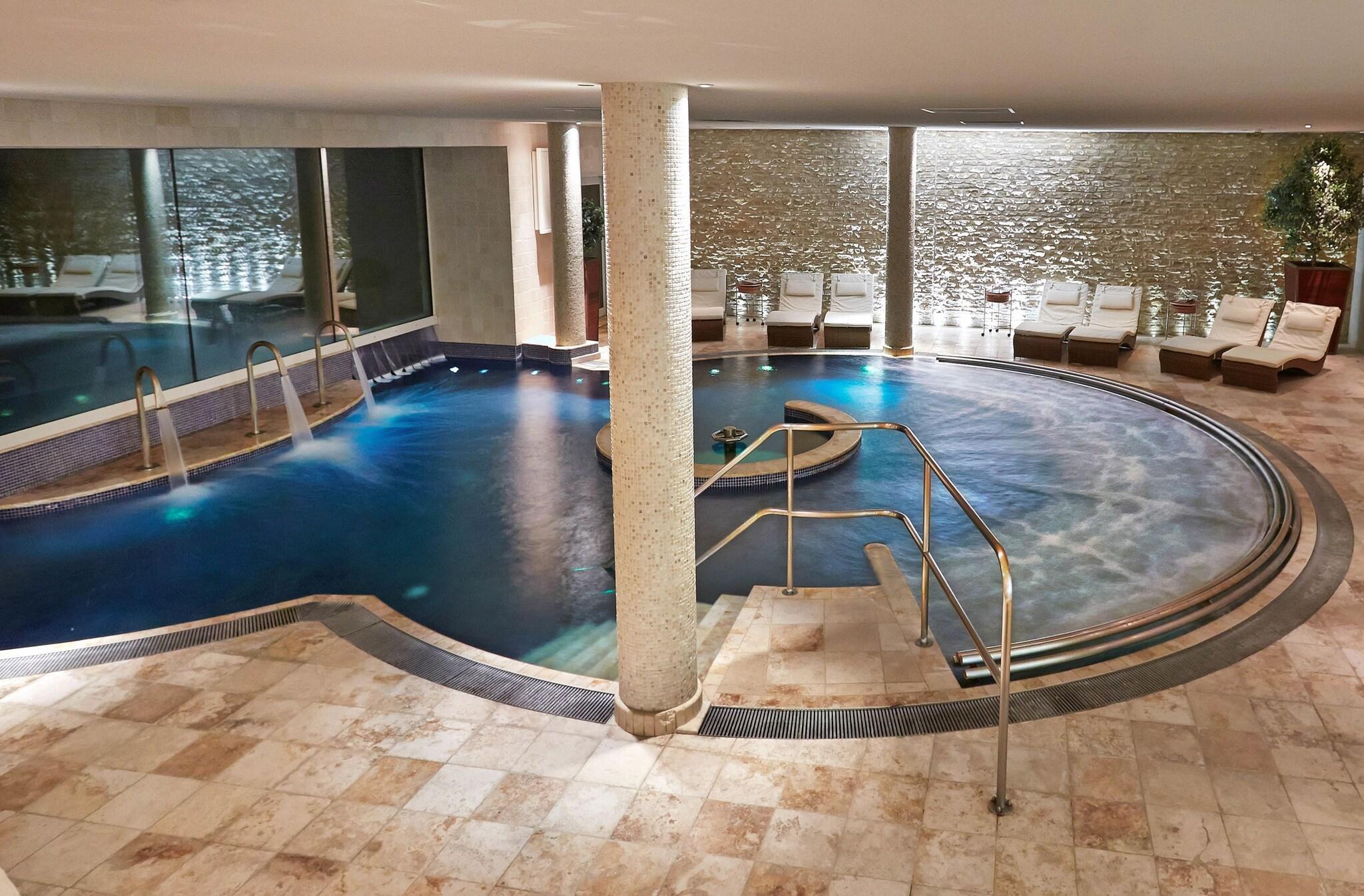 Vista Piscina Whatley Manor