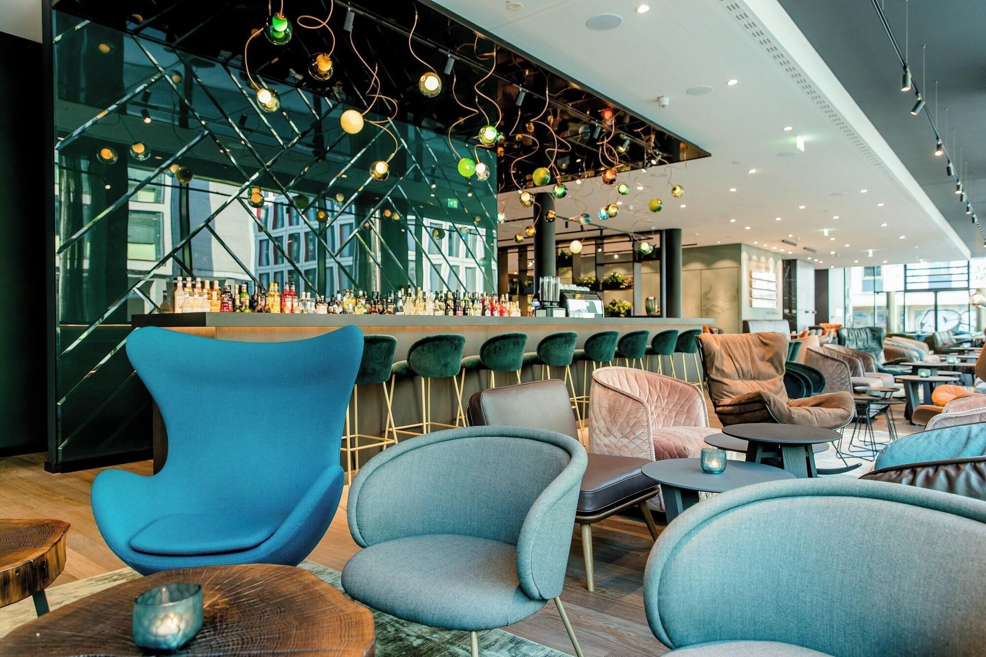 Bar/Salón Motel One Stuttgart-Hauptbahnhof