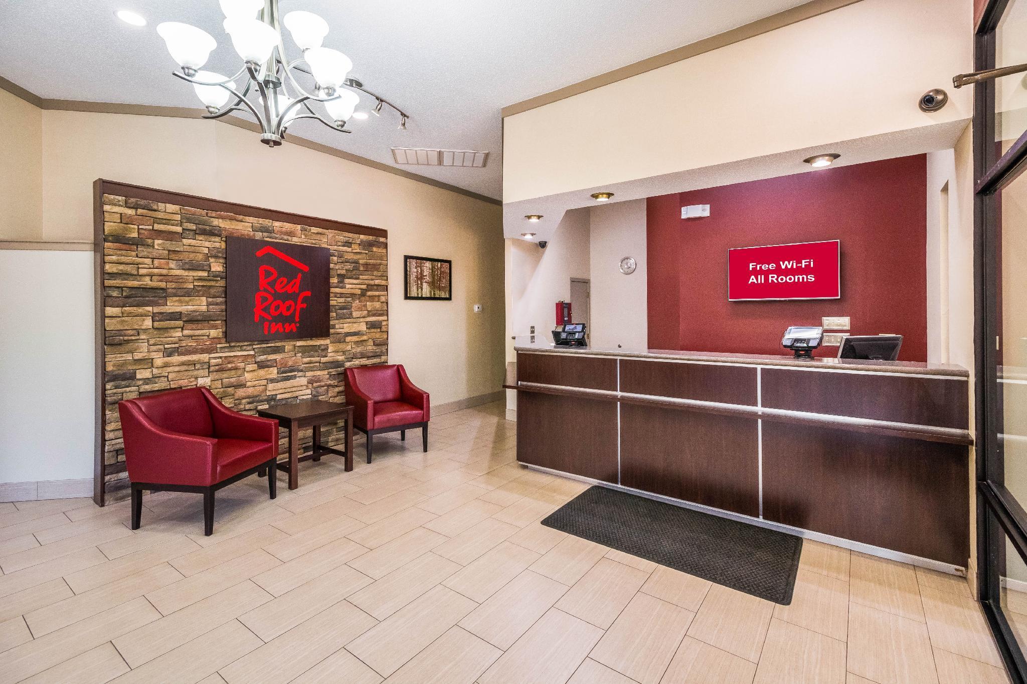 Vista Lobby Red Roof Inn Clarksville