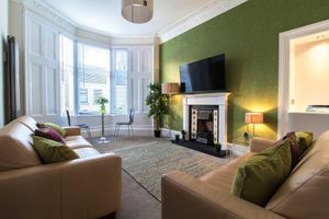 Alquiler Temporario - West Highland Apartments 'The Nevis' in the heart of Milngavie Town Centre