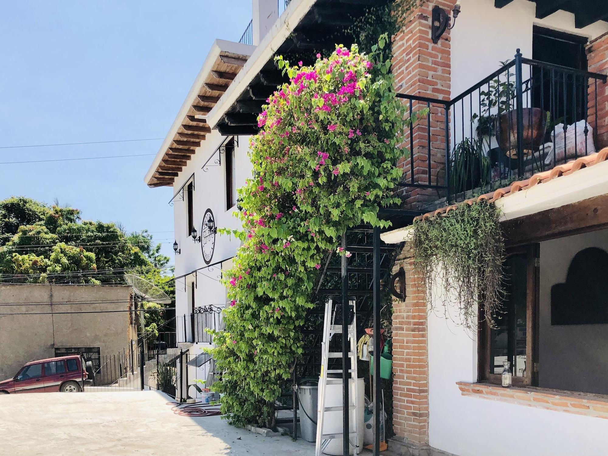 Vista Exterior Hotel Carretas by Rotamundos