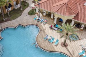 Alojamiento - The Point Hotel & Suites