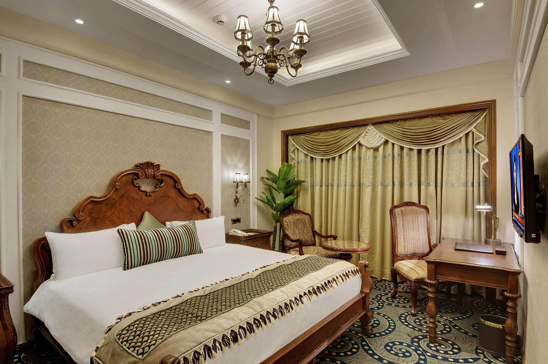 Vista Exterior Express Inn The Business Luxury Hotel