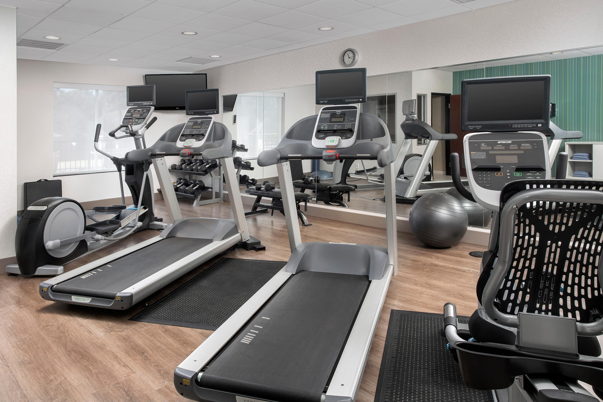 Gimnasio Holiday Inn Express Hotel & Suites Uvalde by IHG
