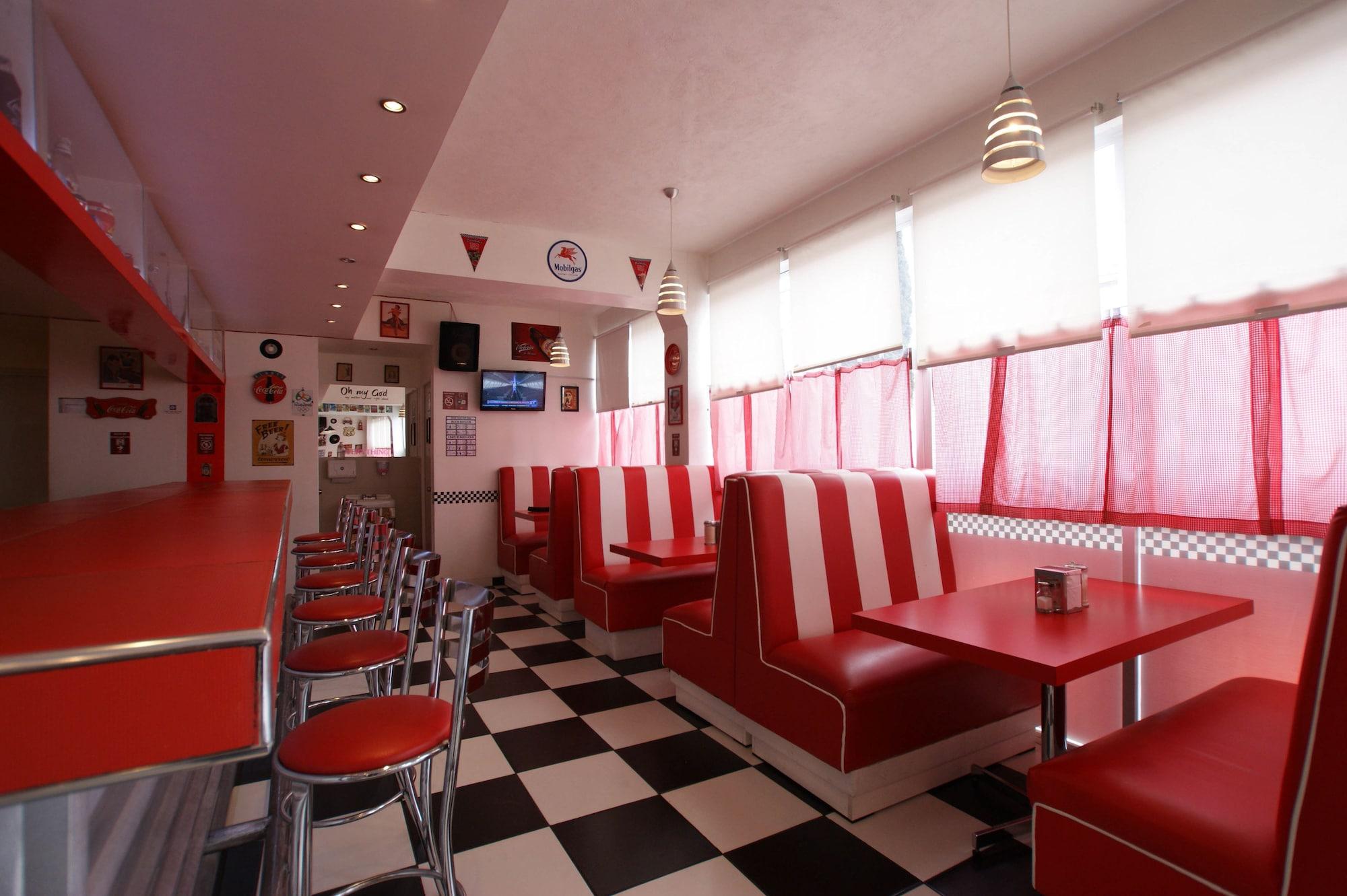 Bar/Salón Hotel Azucena