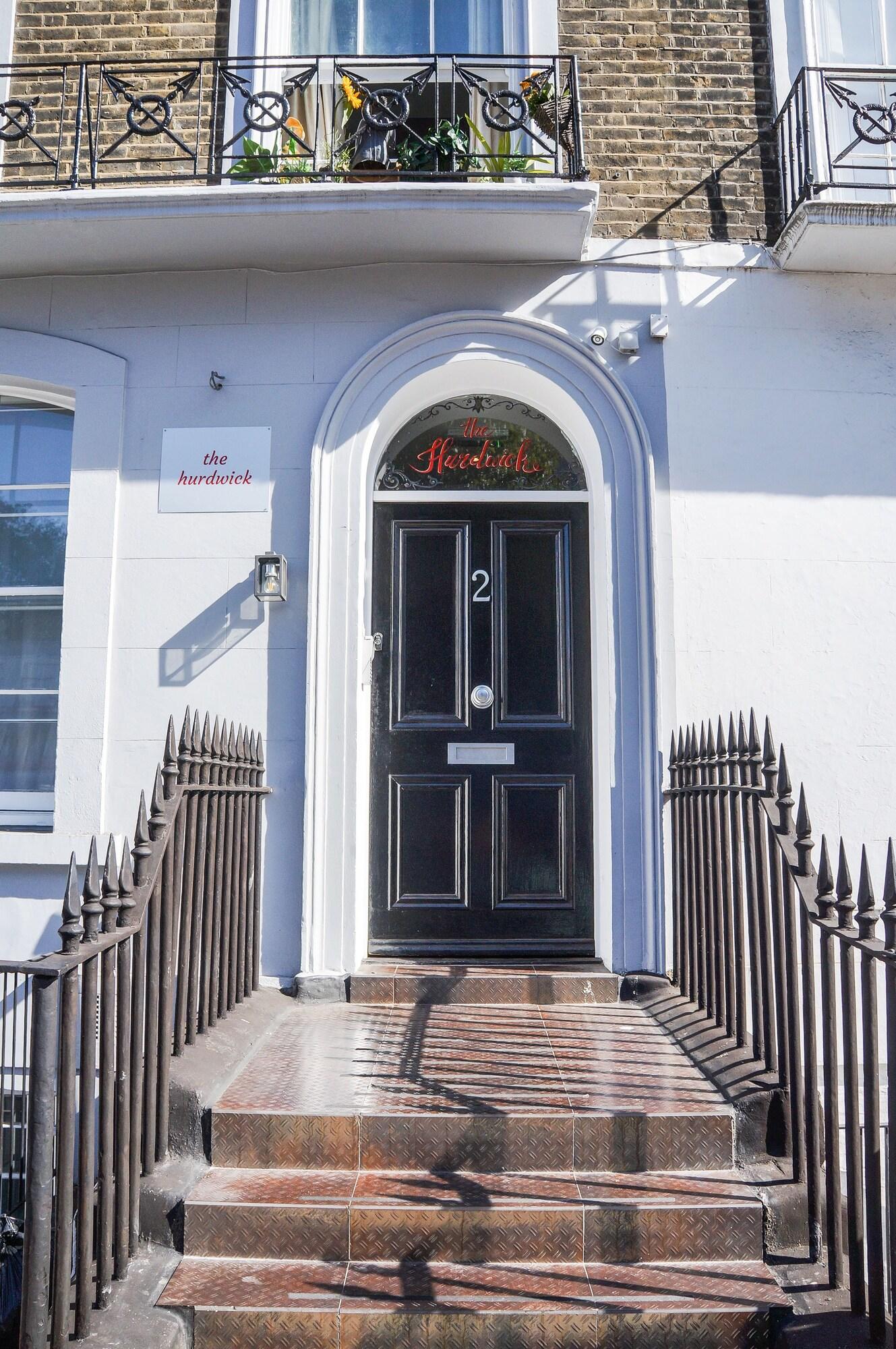 Vista Exterior The Mornington Camden Female Only