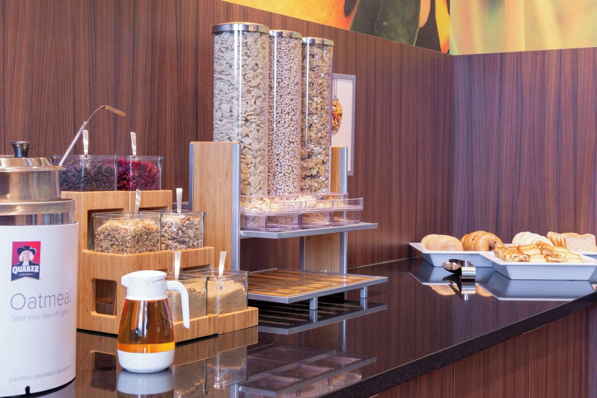 Restaurant Fairfield Inn & Suites New York Queens/Fresh Meadows