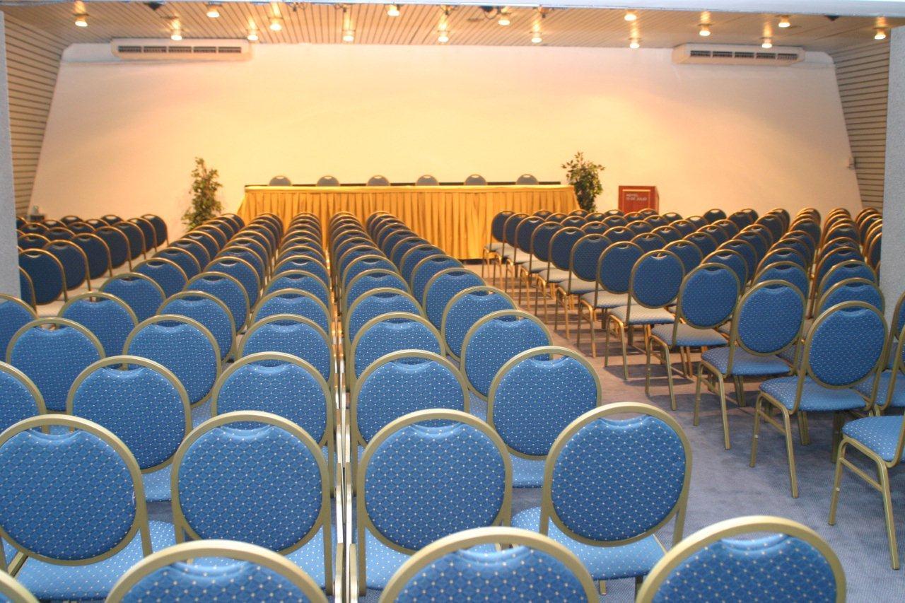Sala de Reuniones Intersur Hotel 13 de Julio