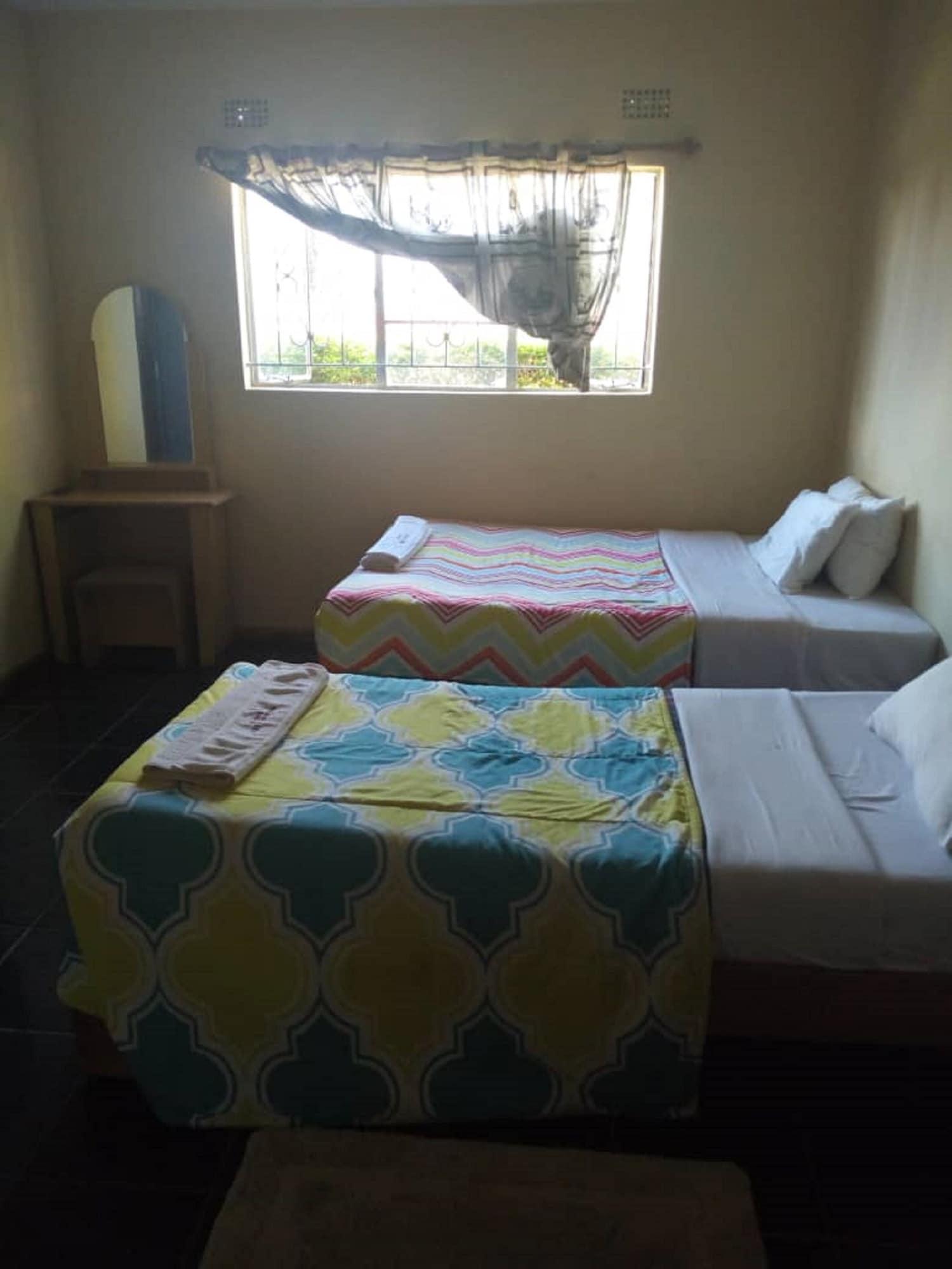 Varios Namwambula Mpashi lodge