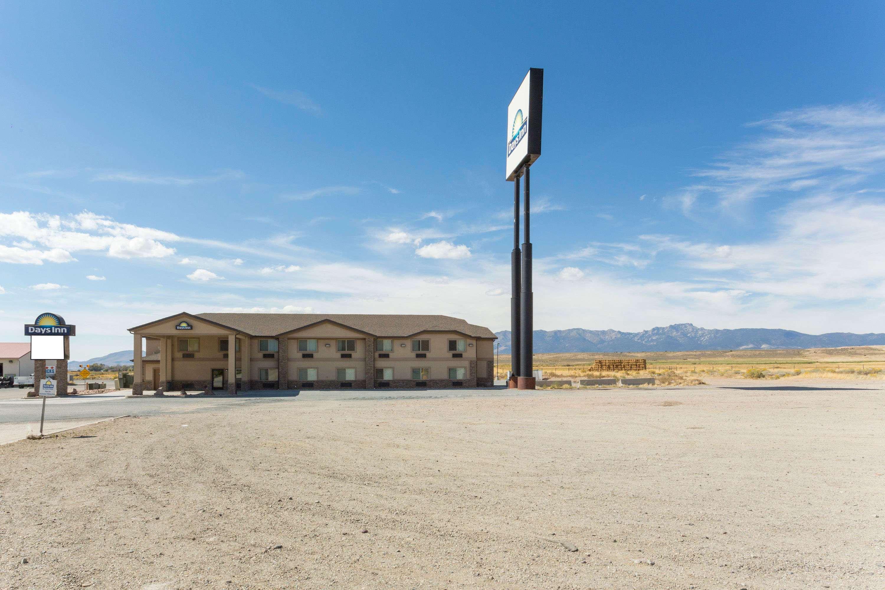 Vista Exterior Days Inn by Wyndham Beaver