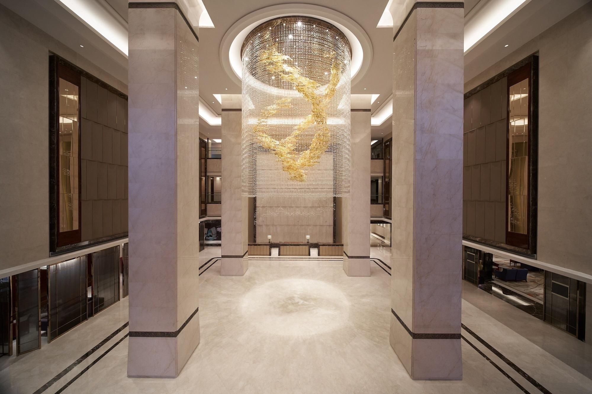 Vista Lobby Sheraton Grand Zhengzhou Hotel