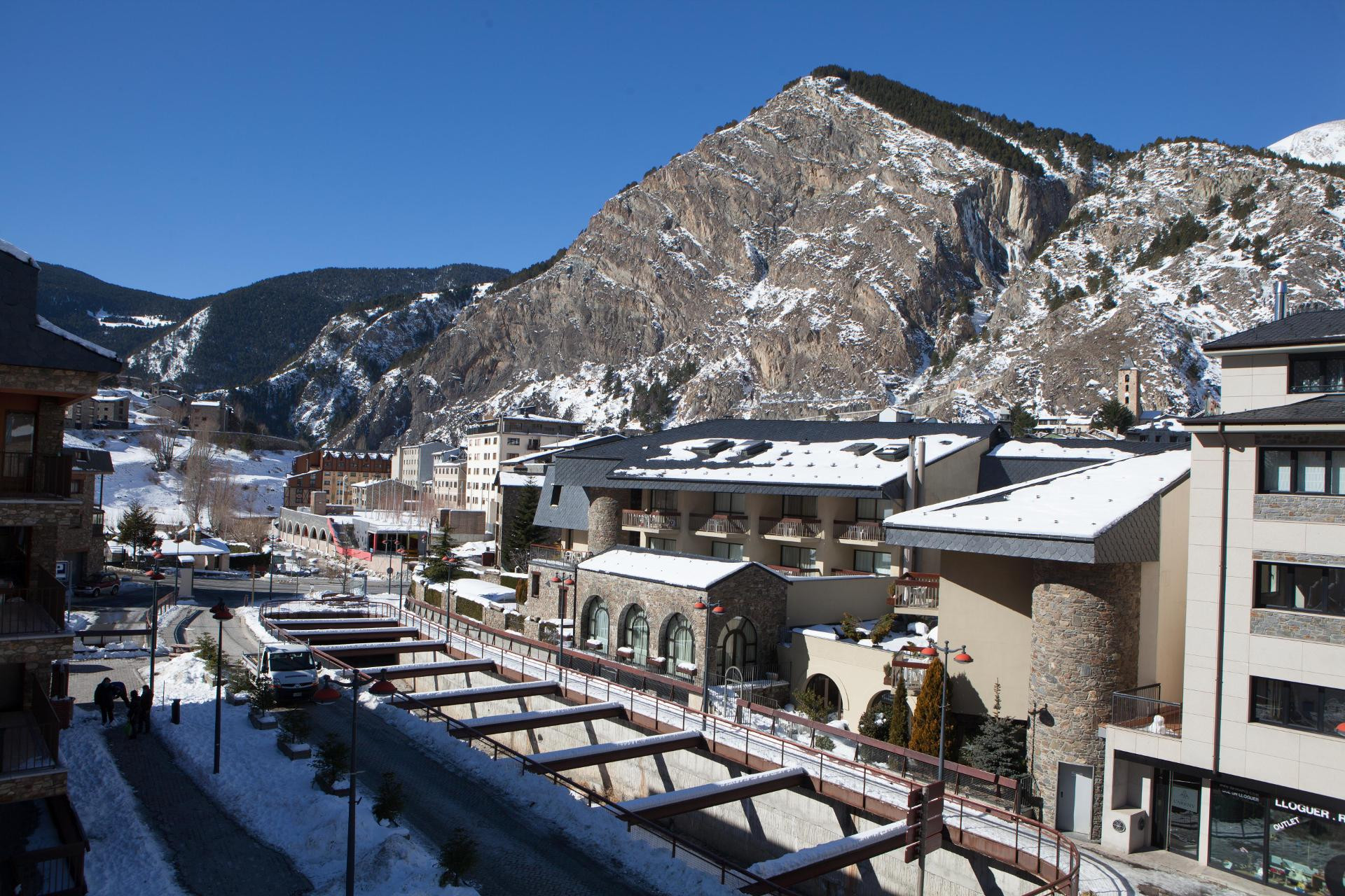 Vista Exterior Bonavida