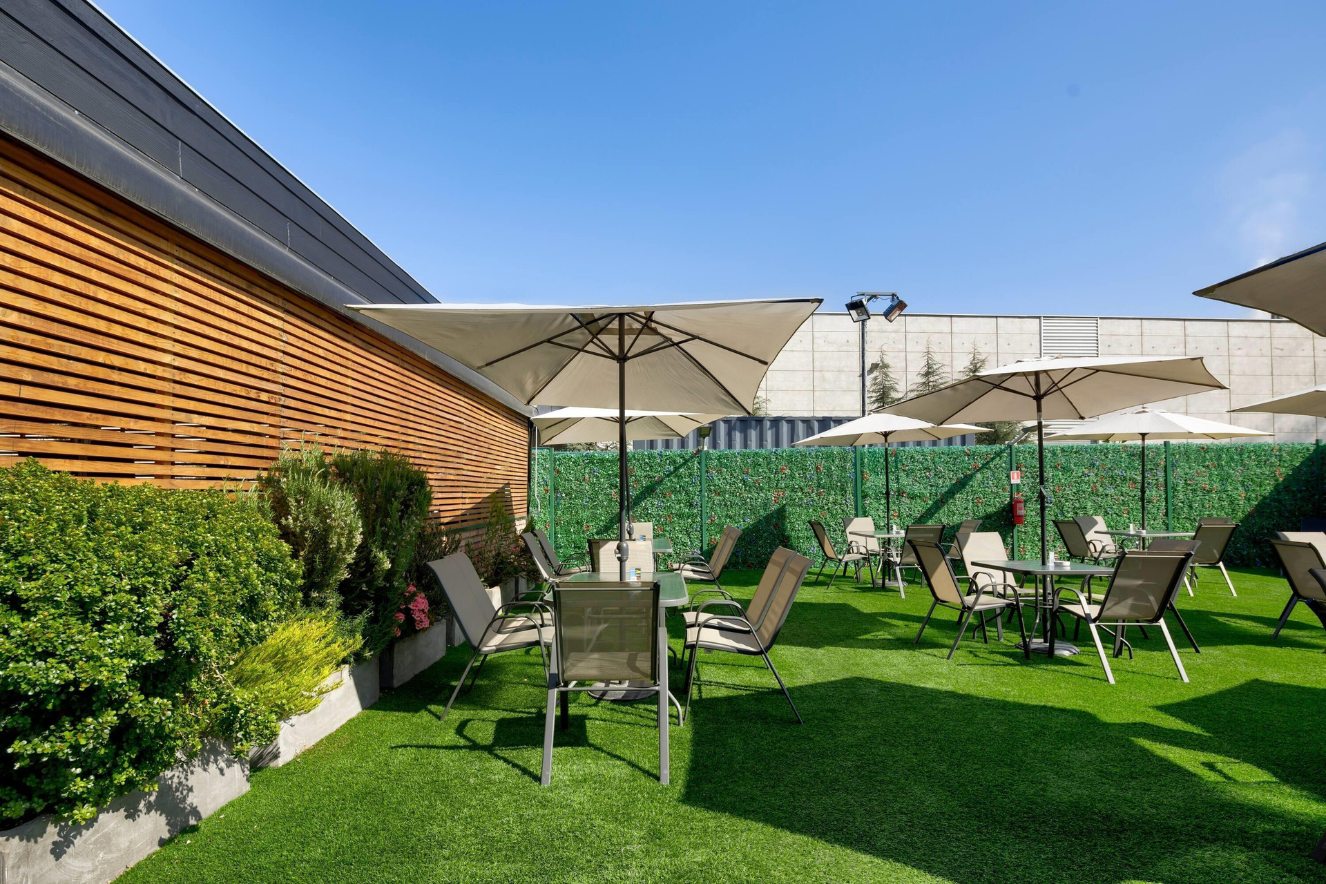 Vista Exterior Wyndham Santiago Aeropuerto