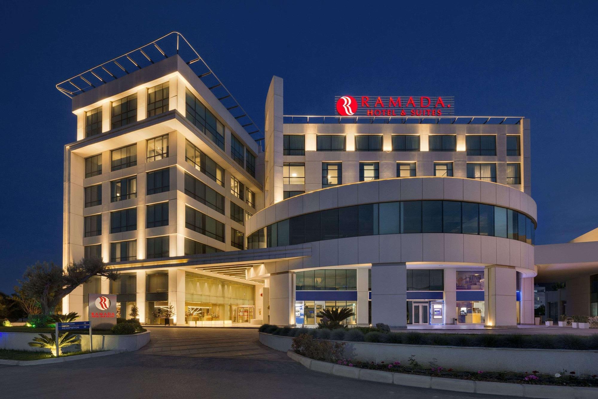 Vista Exterior Ramada Hotel & Suites by Wyndham Izmir Kemalpasa