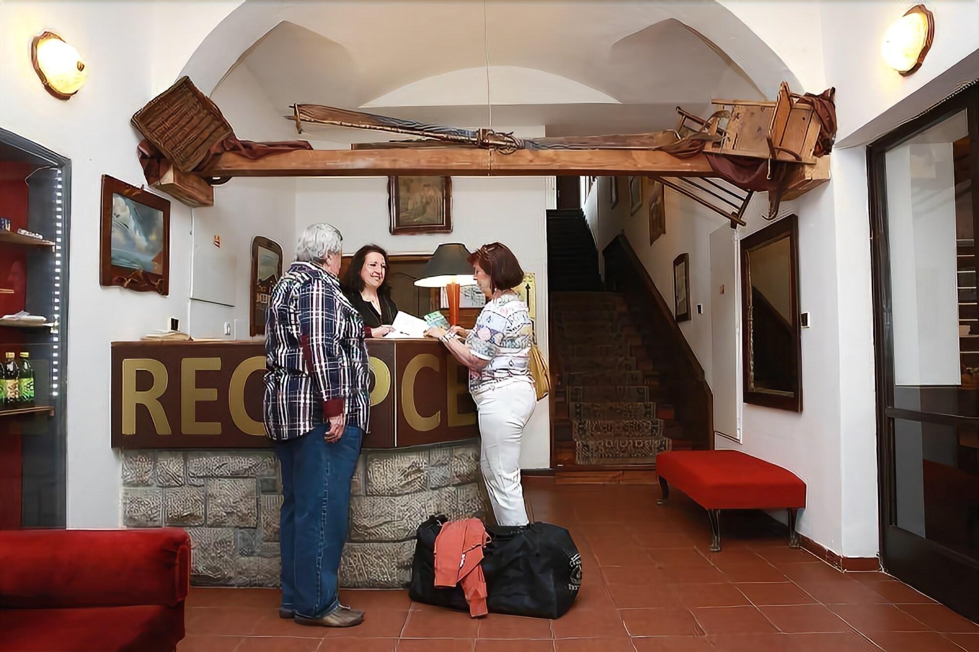 Vista Lobby Hotel Karolina