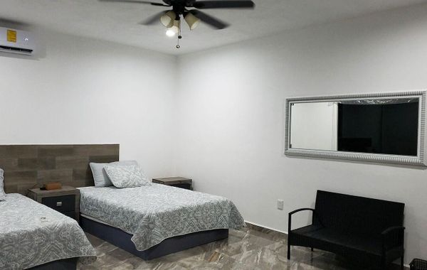relax,24security,ac,tv,wi-fi,big housefor large groups 10 people - Hoteles con parque acuático en Puerto Morelos, México