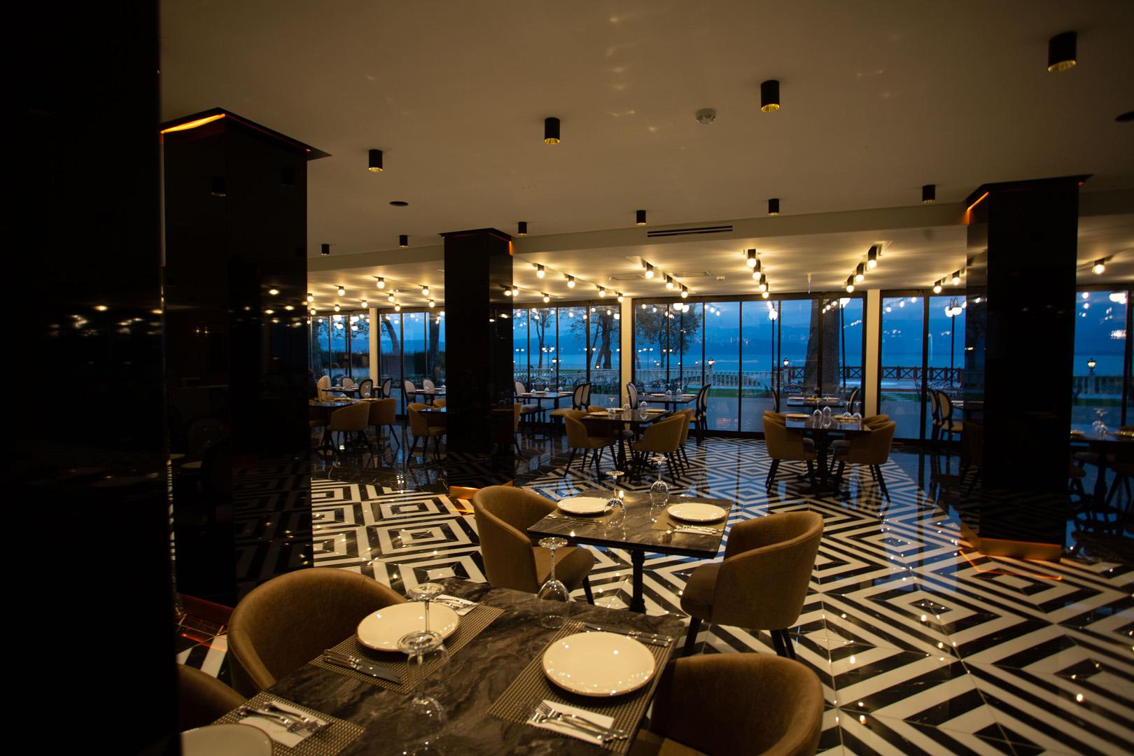 Restaurant Del Lago Luxury Hotel By Saracoglu