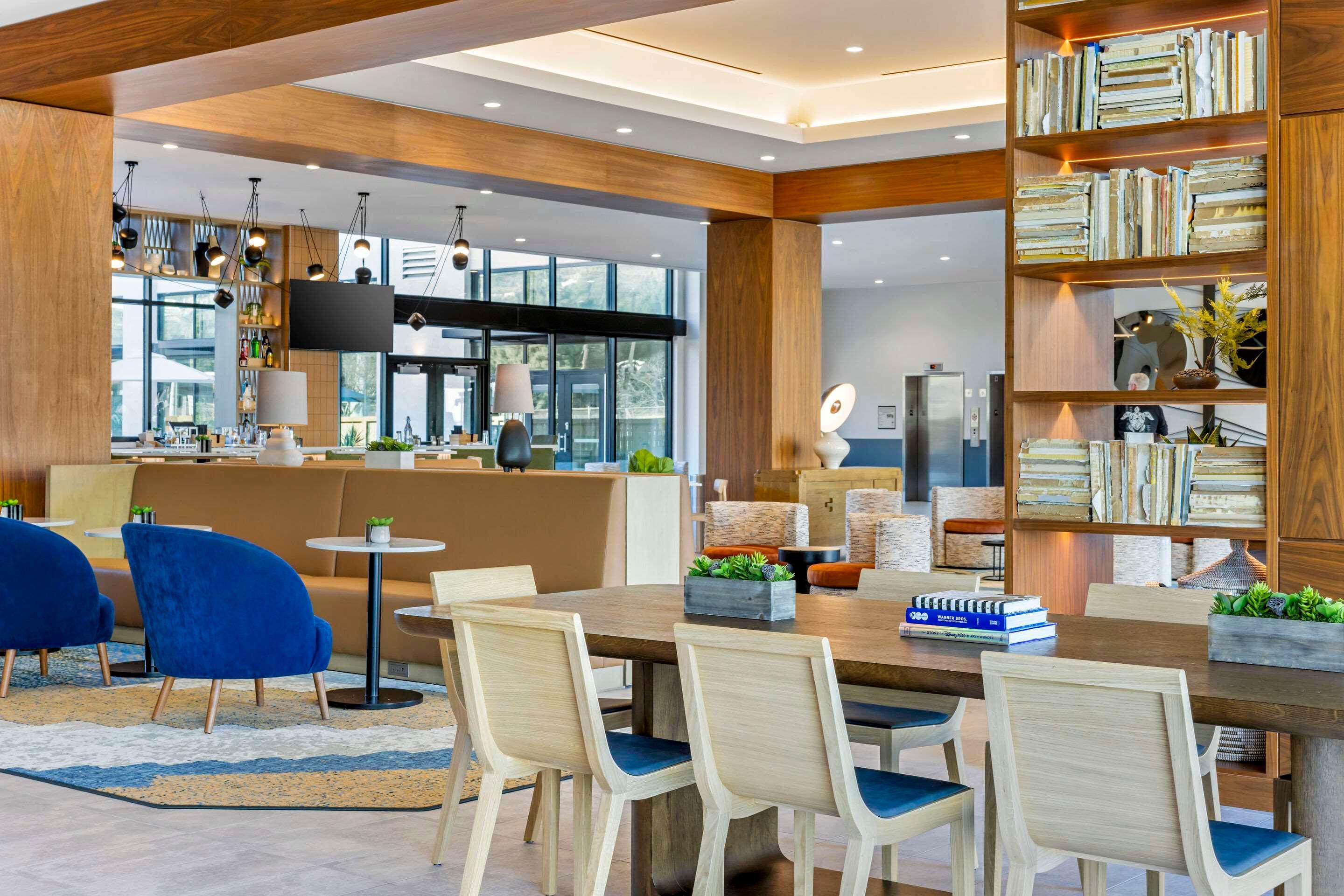 Restaurant Cambria Hotel Burbank Airport