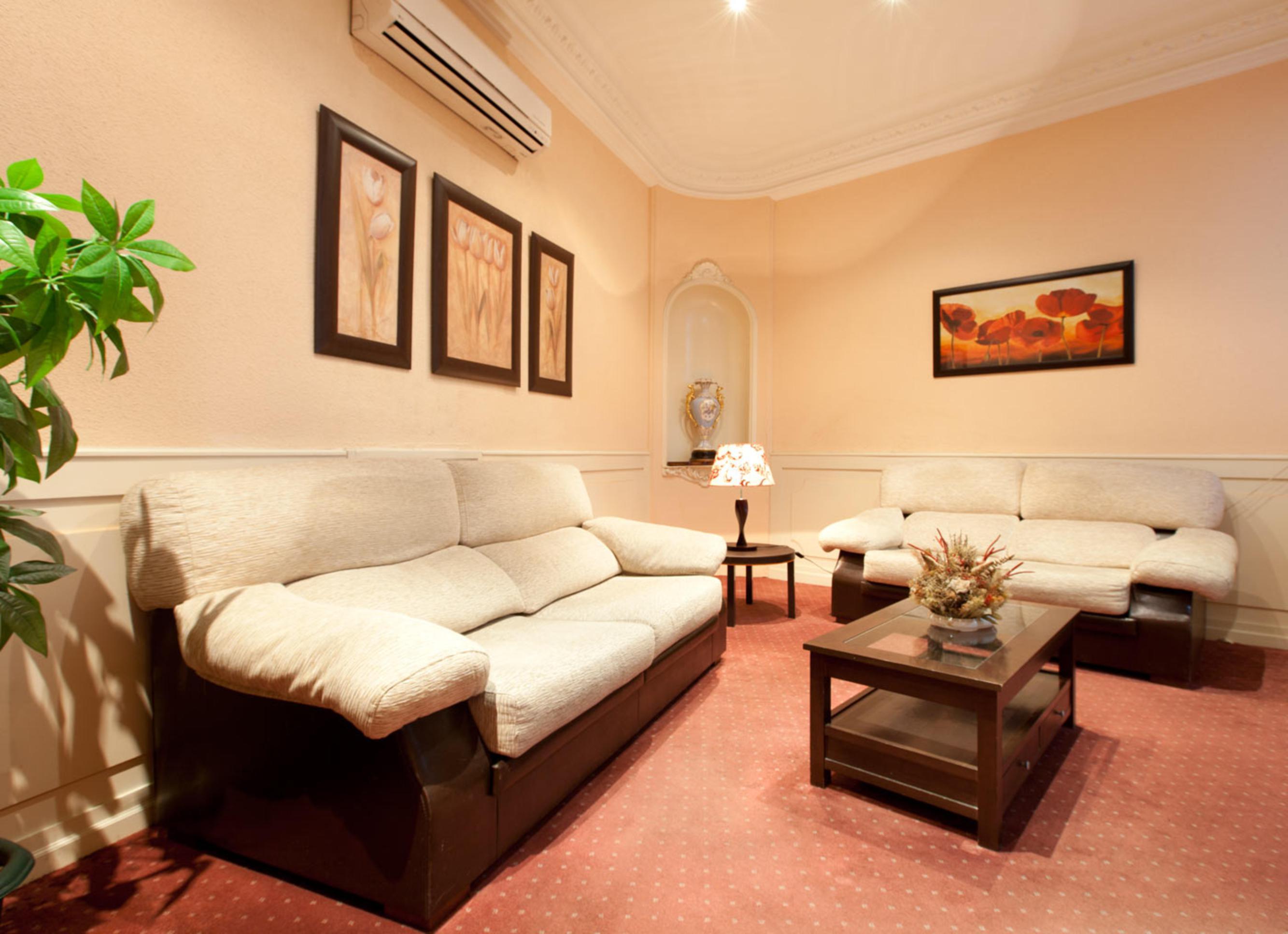Vista Lobby Hostal Condestable