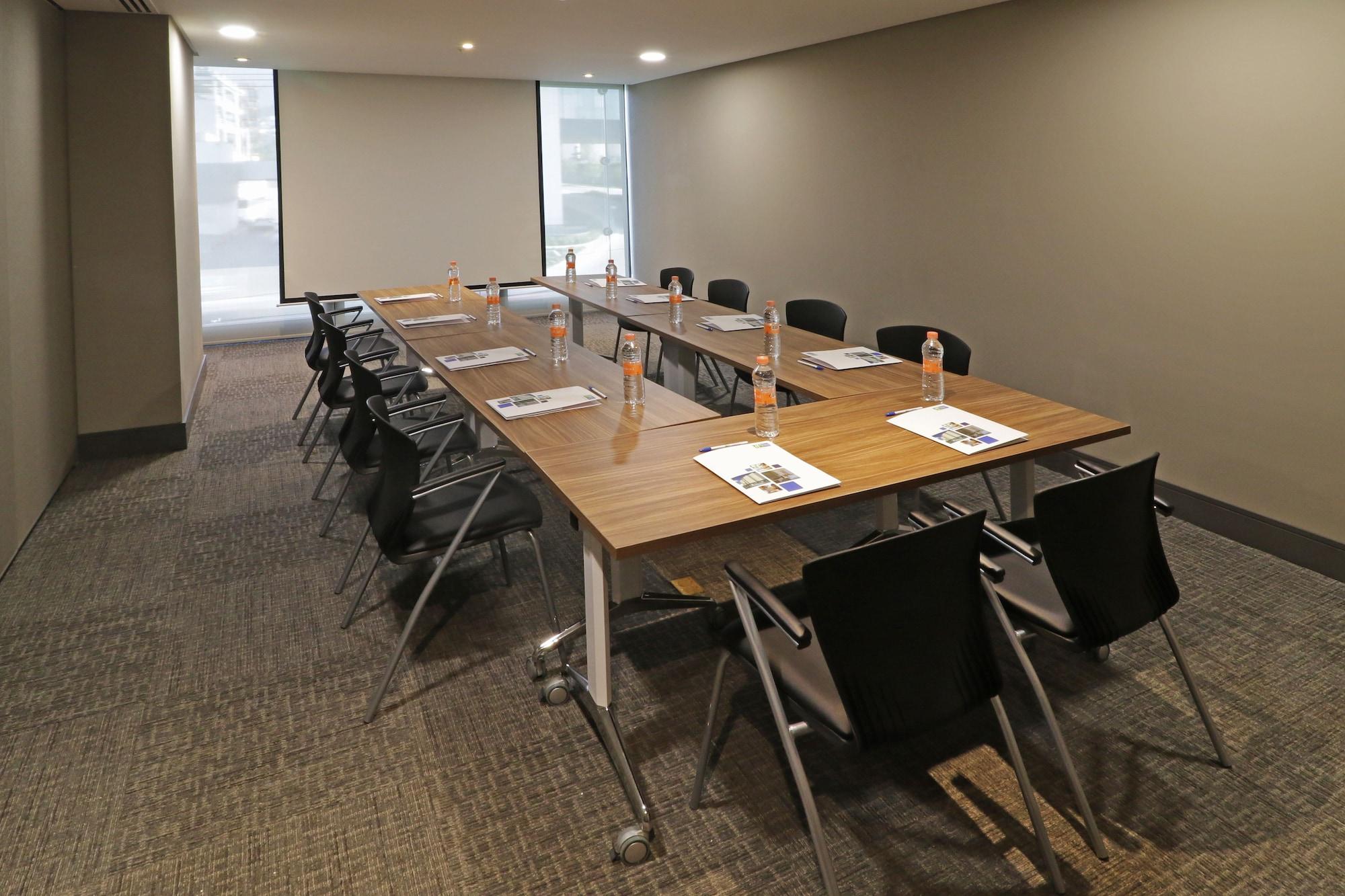 Sala de Reuniones Holiday Inn Express & Suites Monterrey Valle