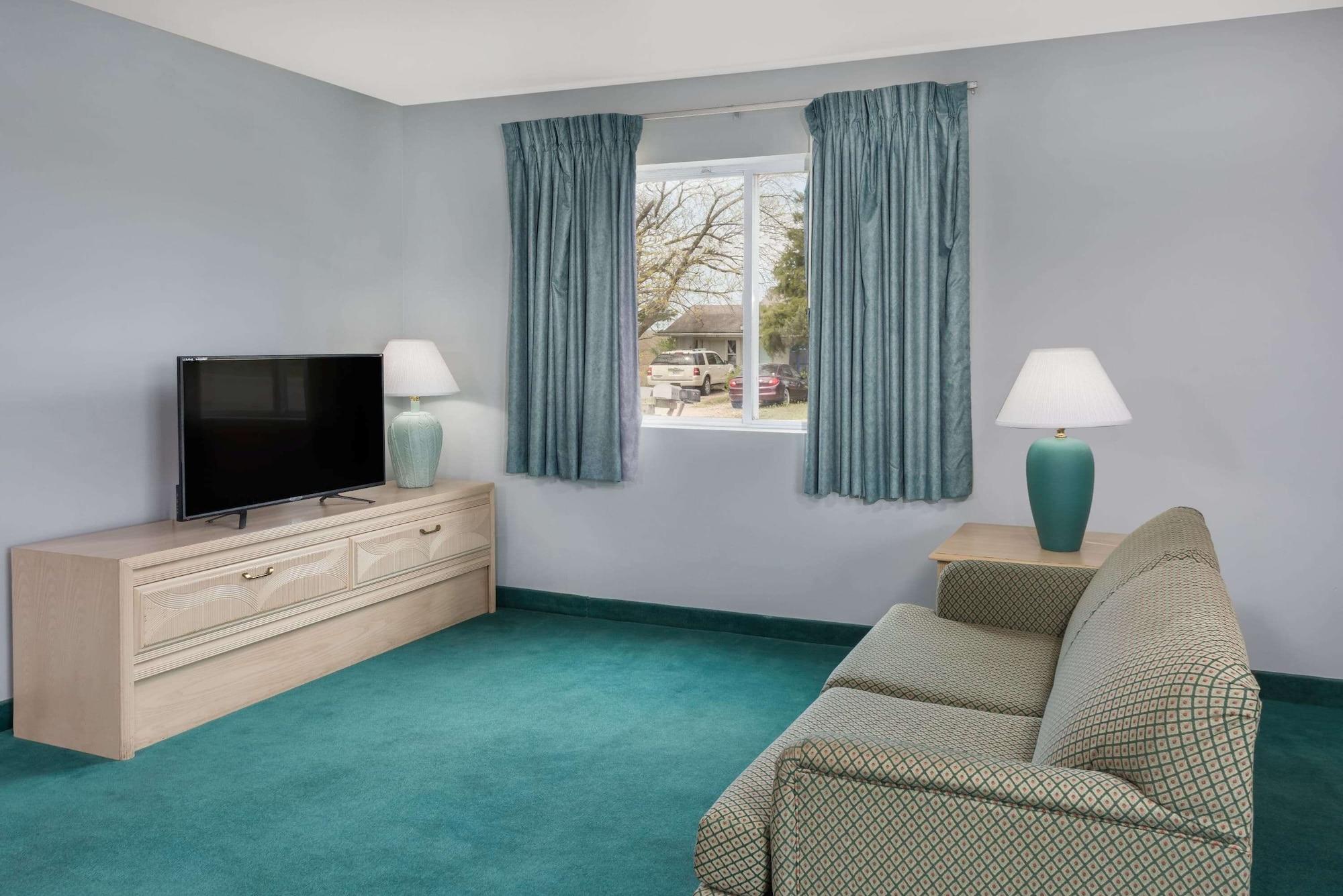 Habitación Days Inn by Wyndham Osage Beach Lake of the Ozarks