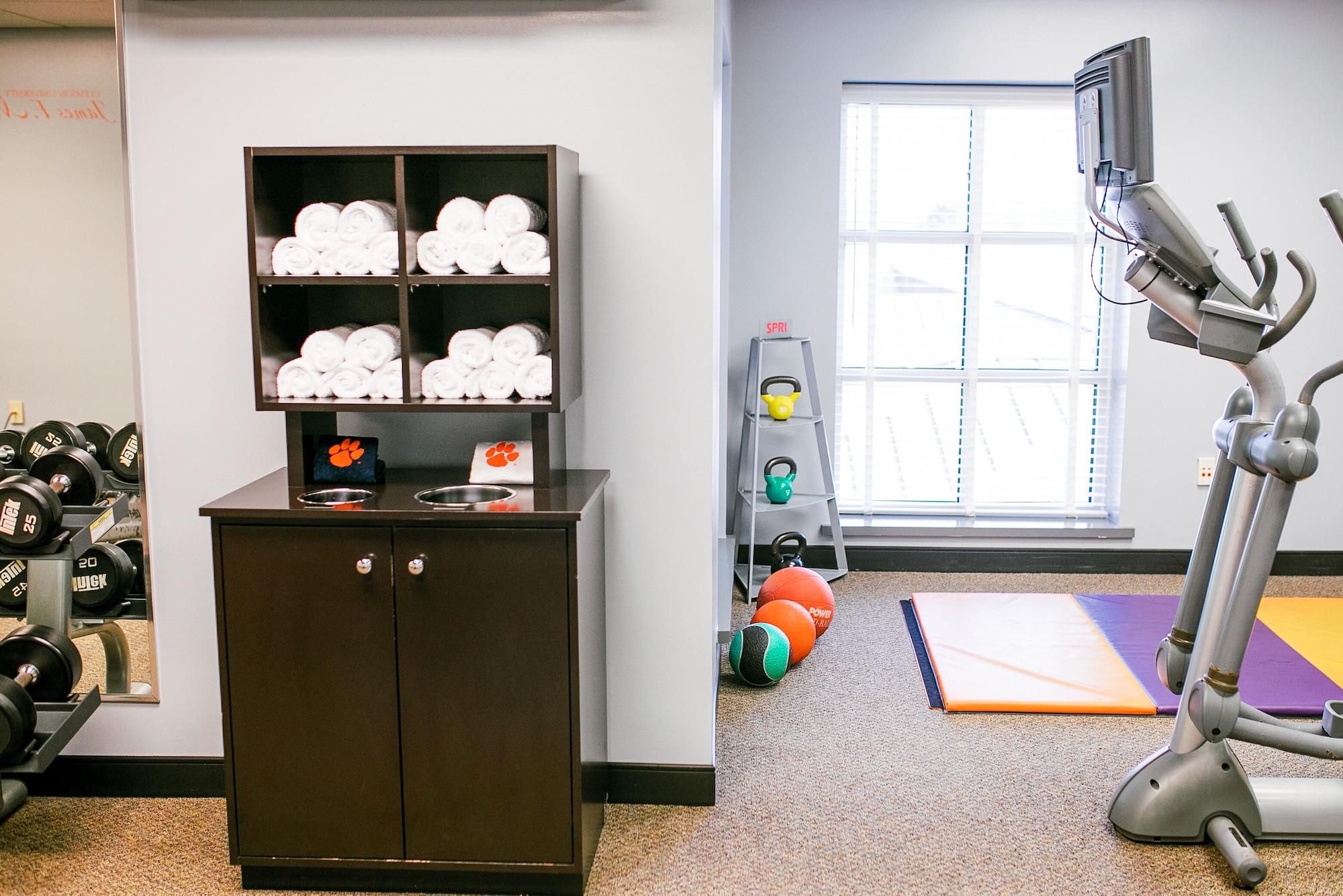 Gimnasio Clemson University's James F. Martin Inn