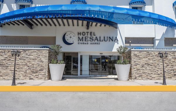 Hotel Mesaluna Short & Long Stay