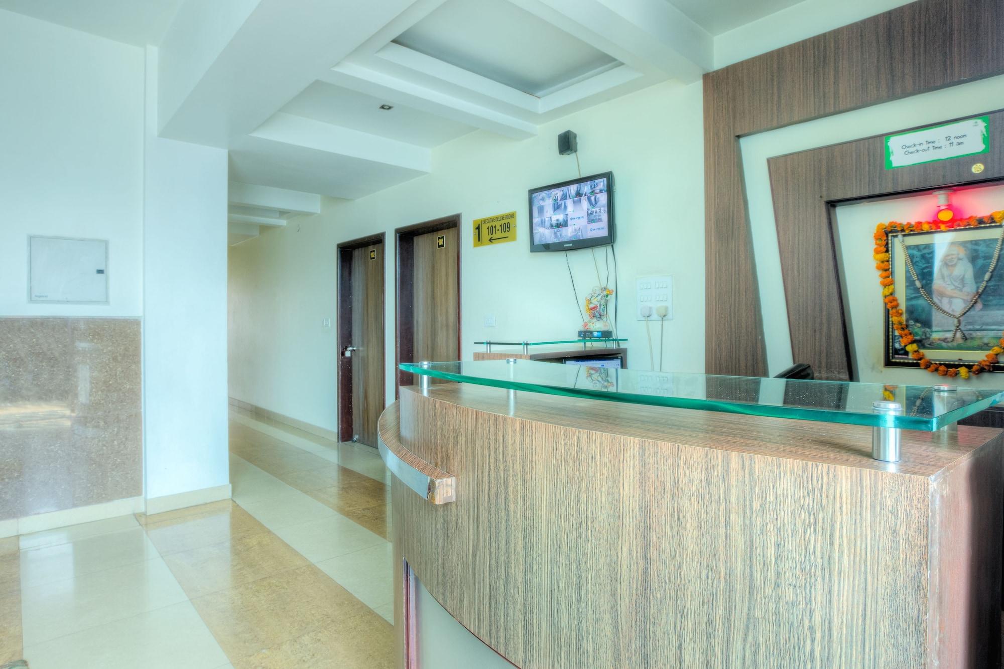 Vista Lobby Treebo Shivam Inn Near Singapore Mall