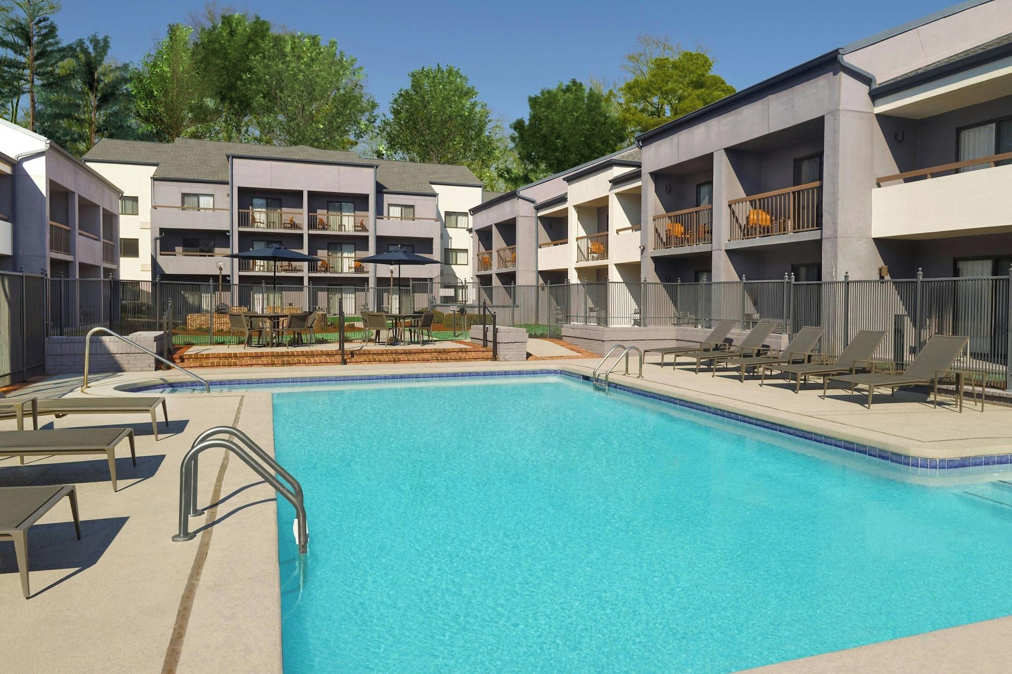 Vista Piscina Courtyard by Marriott Birmingham Homewood