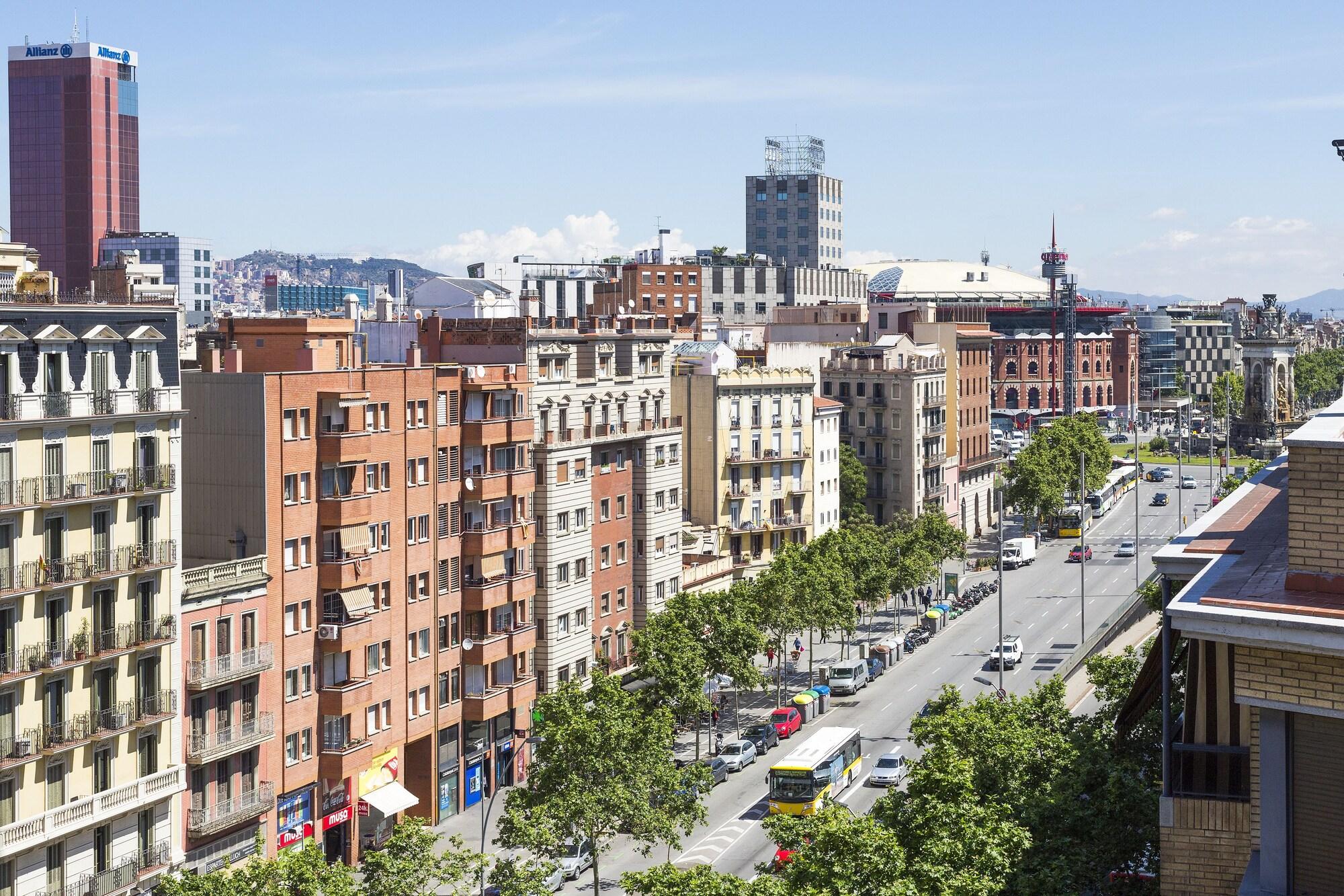 Varios Hotel Brick