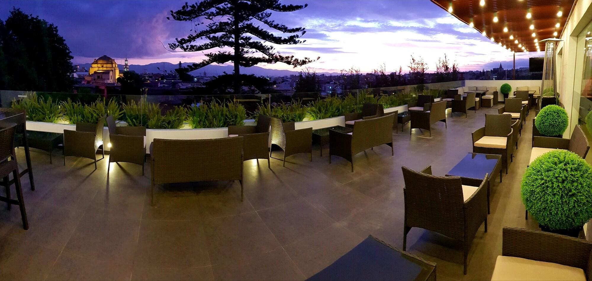 Bar/Salón Vita Hoteles Arequipa