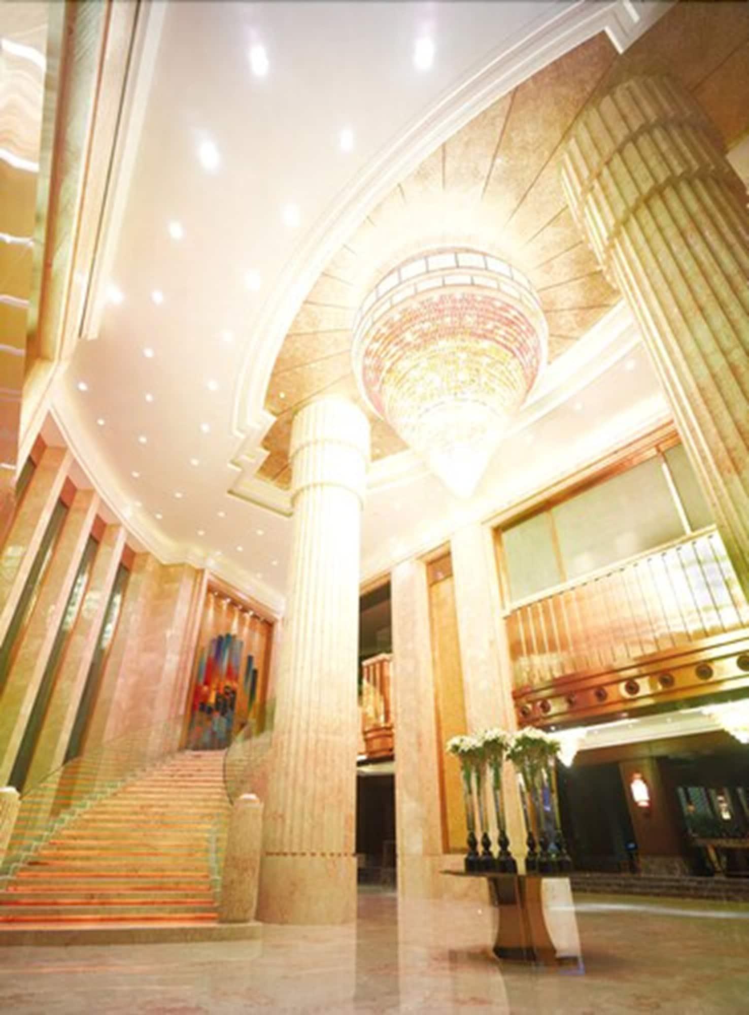 Vista Lobby Optics Vally Kingdom Plaza