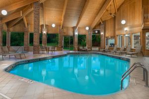 Alojamiento - Baymont Inn and Suites Columbus / Rickenbacker
