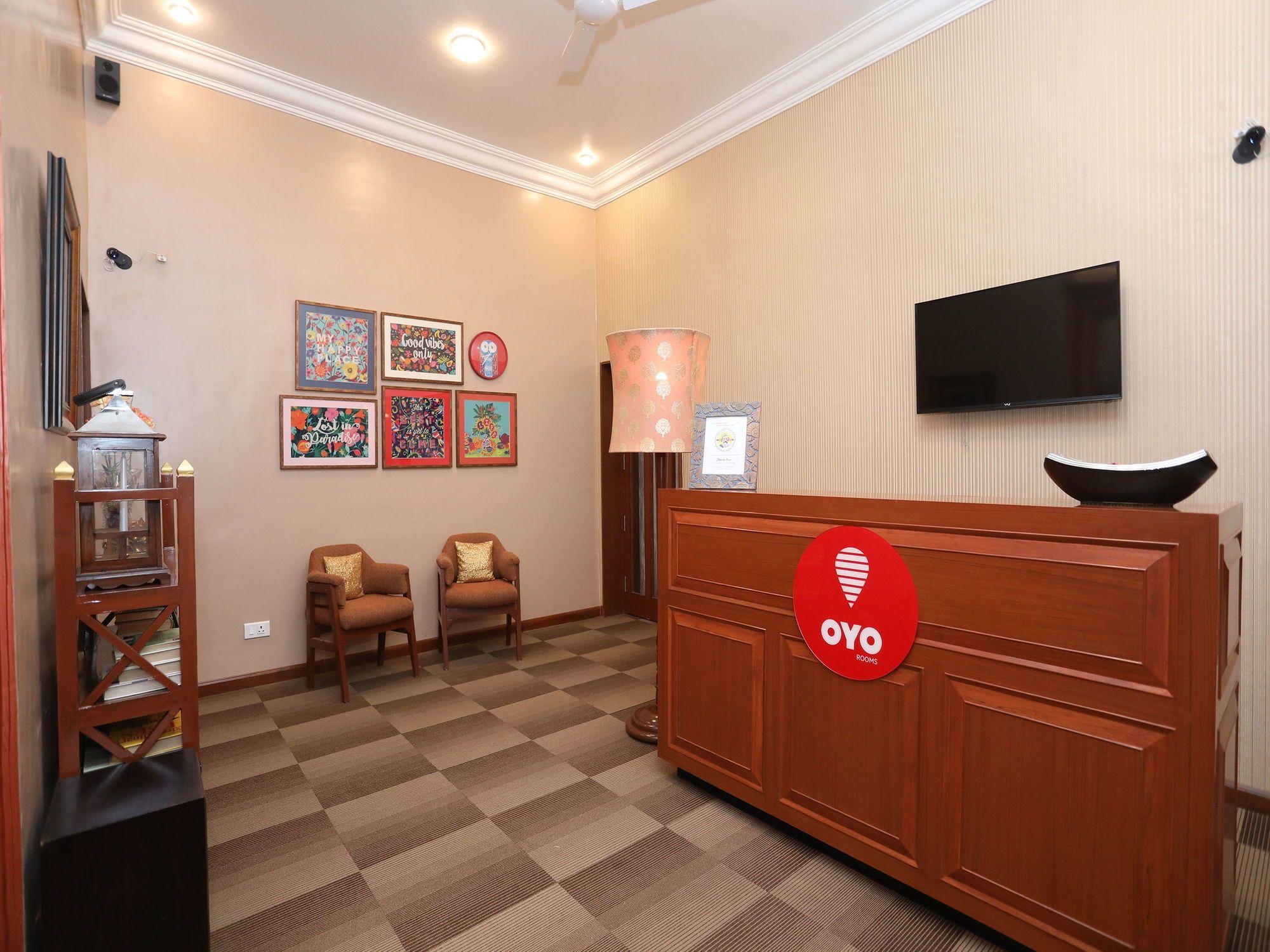 Vista Lobby Capital O 10953 Dayal Lodge - A Boutique Hotel