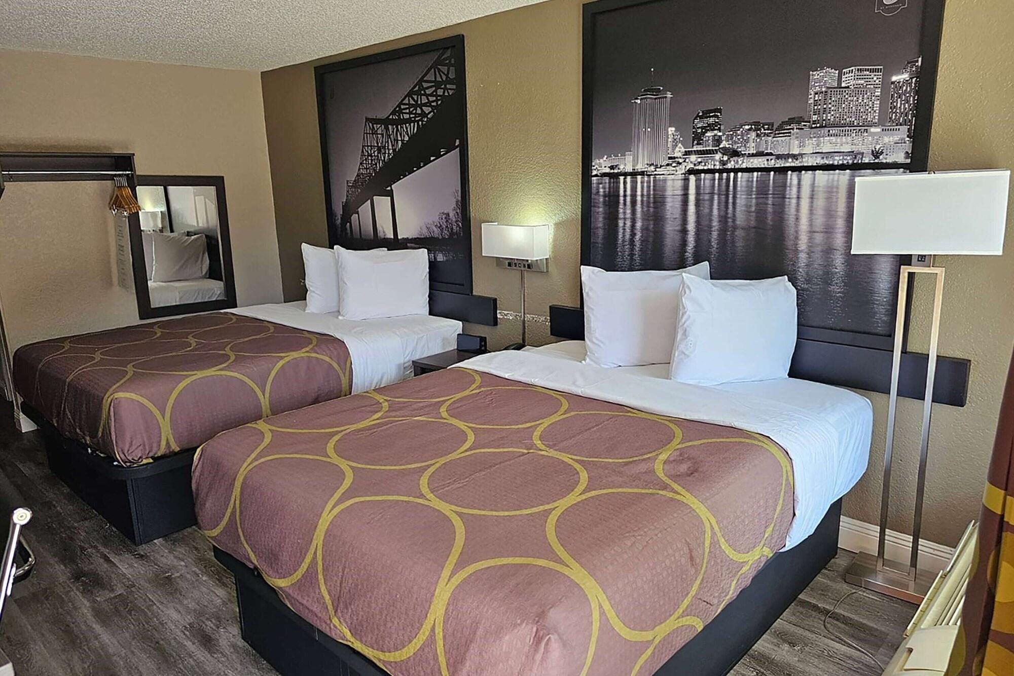 Varios Super 8 by Wyndham Metairie