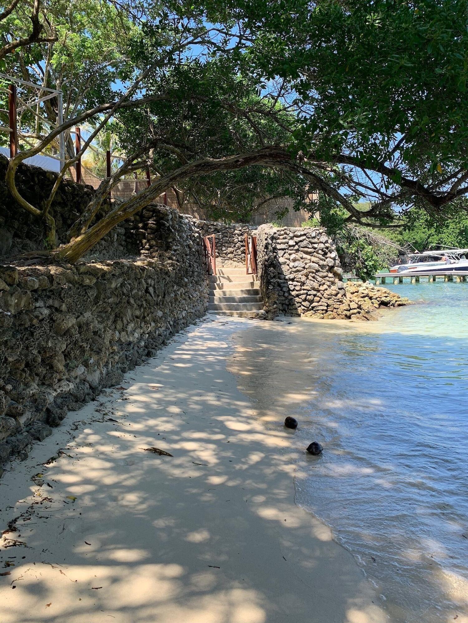 Playa Casa Rosario