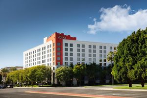 Alojamiento - Hotel Zessa Orange County Airport, a DoubleTree by Hilton
