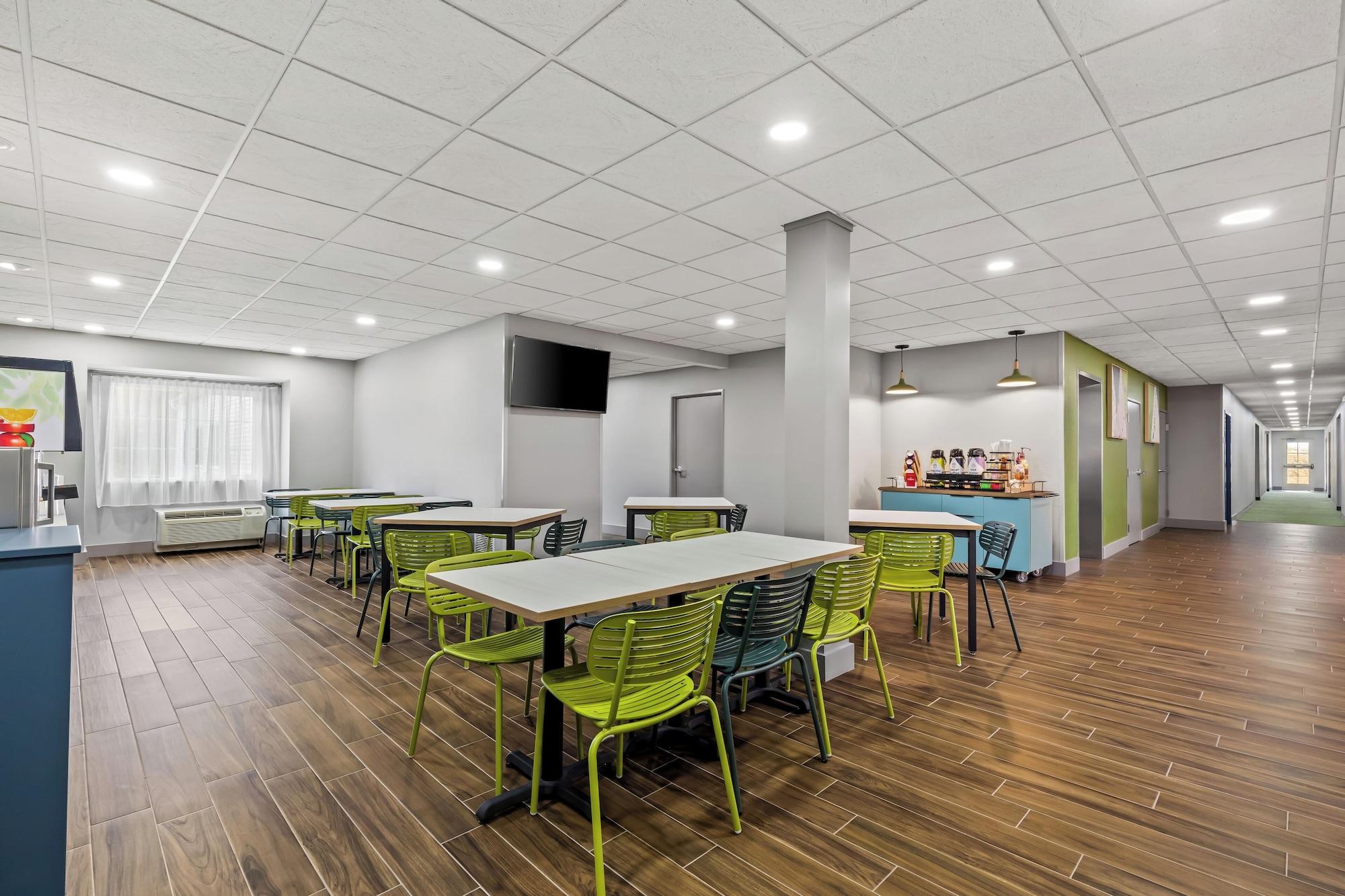 Restaurant Spark by Hilton Wilkes Barre