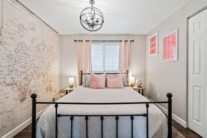 Alquiler Vacacional - Dolly's Haven: 4BR, 2BA, Game-room, covered deck with fire-pit